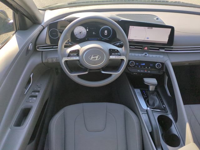 Used 2024 Hyundai Elantra SEL FWD image 29