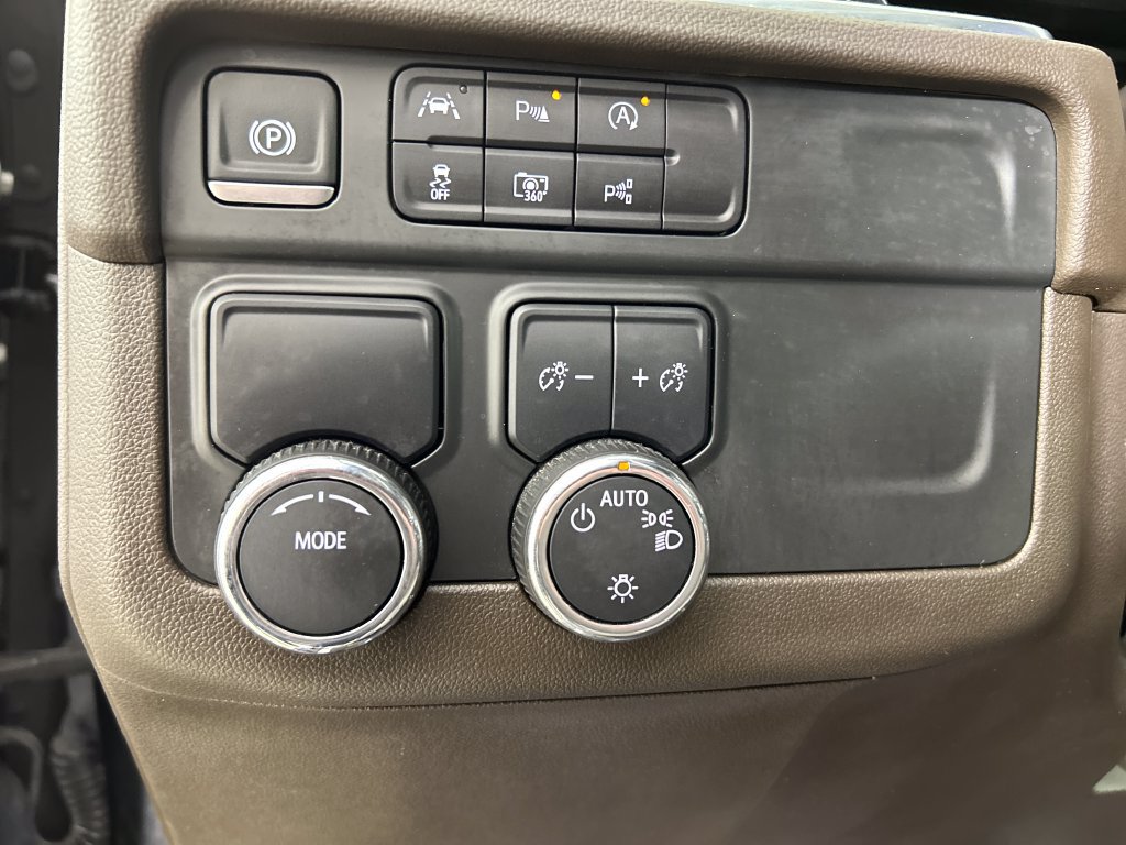 Used 2025 Chevrolet Tahoe LT RWD image 15