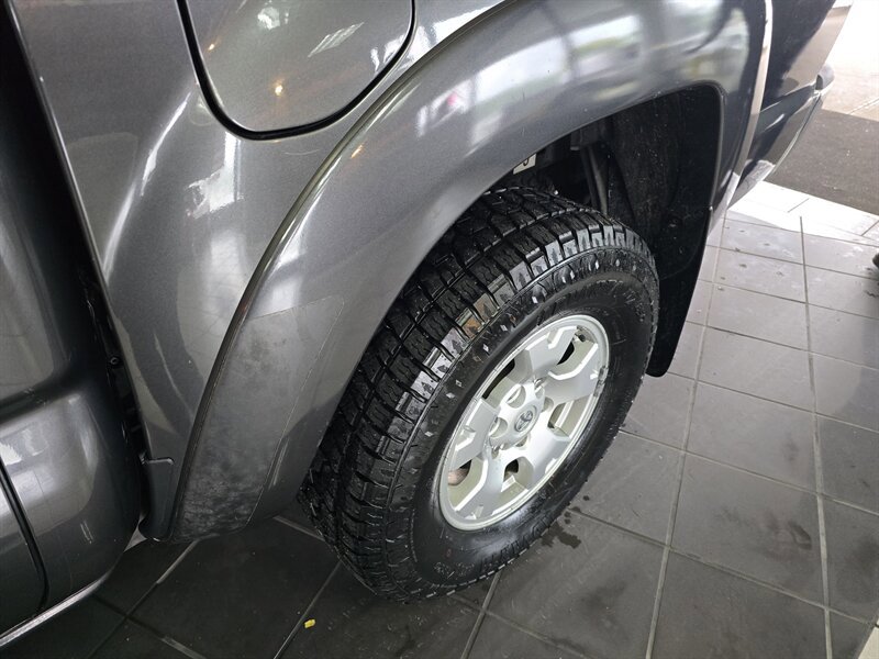 Used 2015 Toyota Tacoma 4x4 Double Cab w/ TRD Off-Road Package image 30