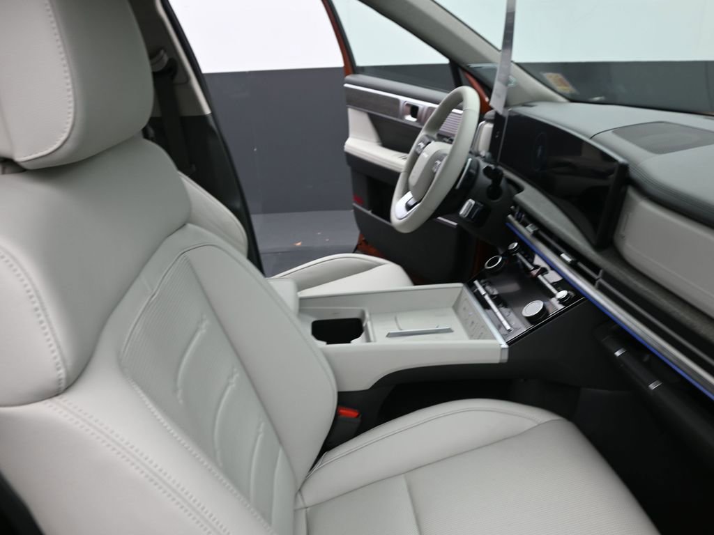 Used 2025 Hyundai Santa Fe Limited image 30