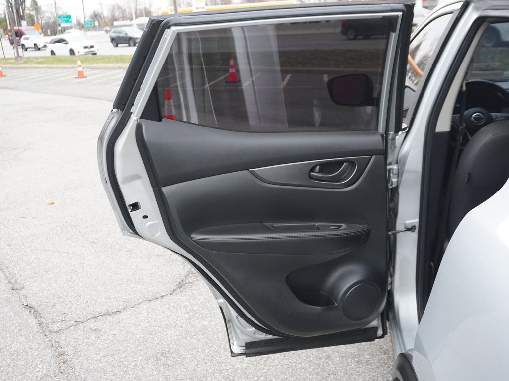 Used 2019 Nissan Rogue Sport S w/ Appearance Package image 21