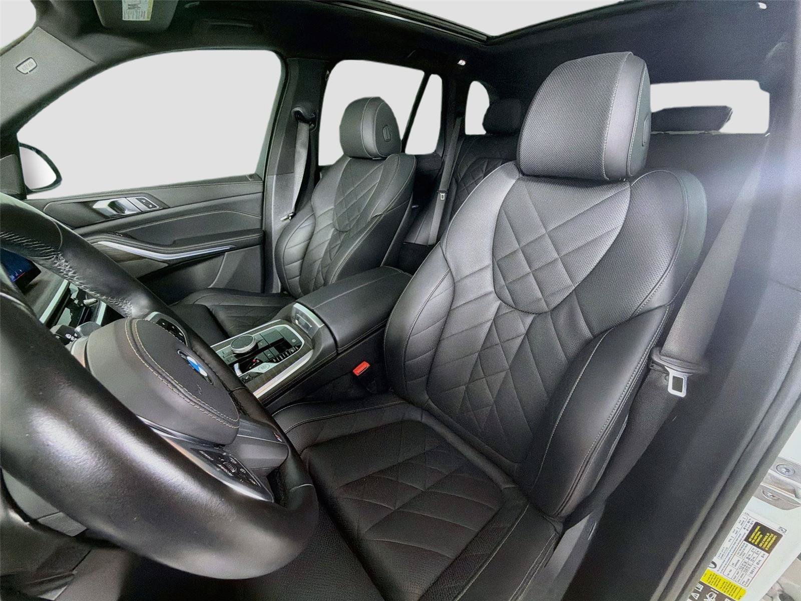 Used 2024 BMW X5 xDrive40i w/ M Sport Package AWD/4WD image 17