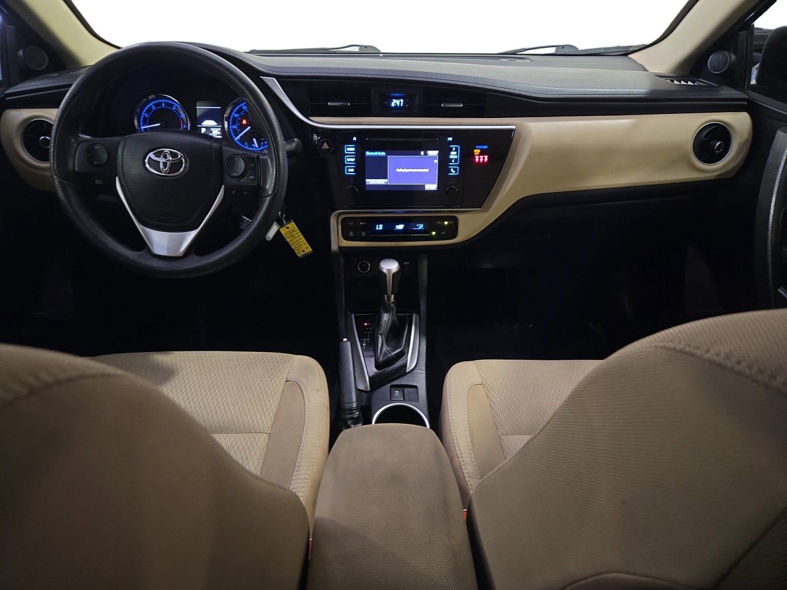 Used 2018 Toyota Corolla LE FWD image 13