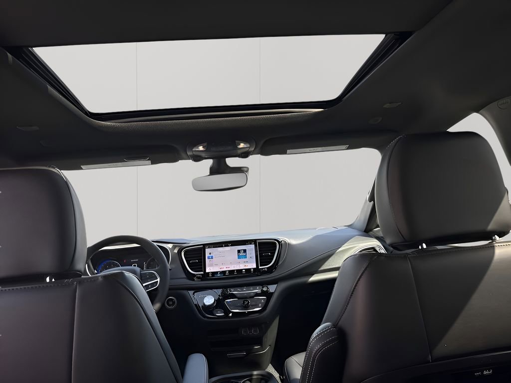 New 2025 Chrysler Pacifica Select AWD/4WD image 41