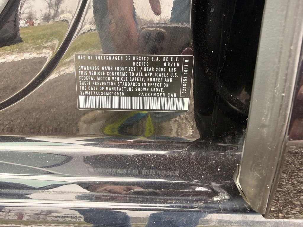 Used 2016 Volkswagen GTI SE image 33