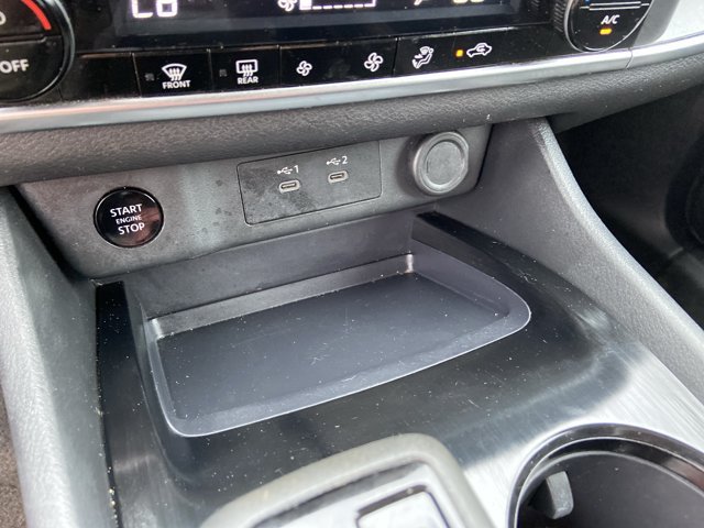 Used 2024 Nissan Rogue SV FWD image 40