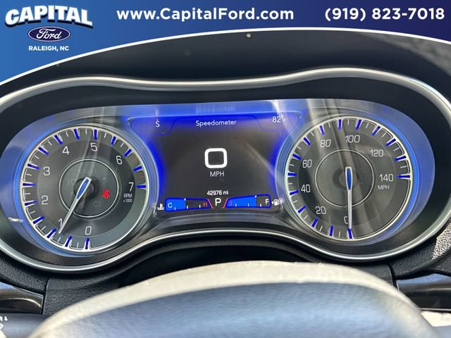 Used 2023 Chrysler 300 Touring w/ Sport Appearance Package RWD image 25