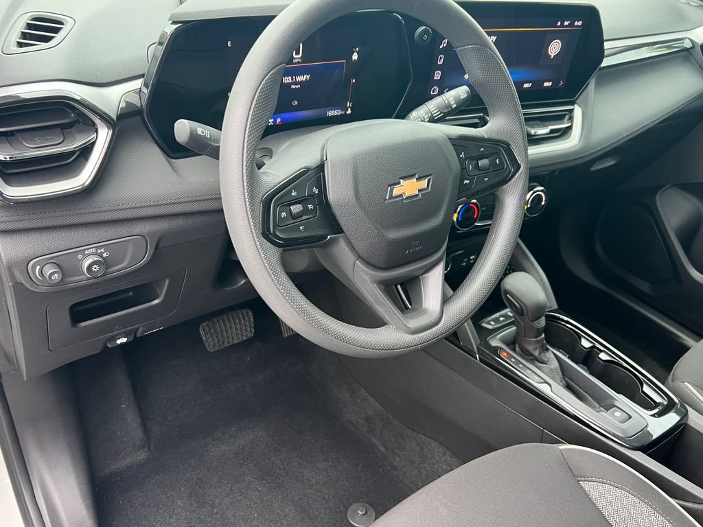Used 2026 Chevrolet TrailBlazer LT AWD/4WD image 19