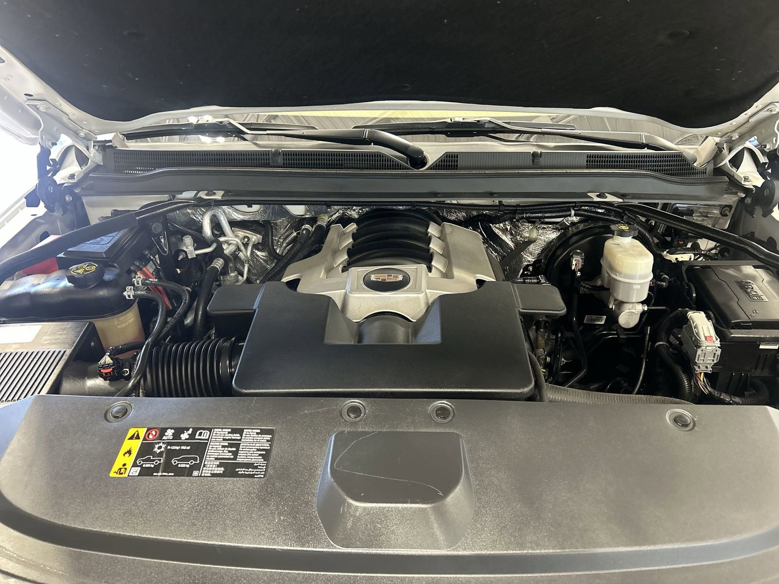 Used 2018 Cadillac Escalade Platinum AWD/4WD image 33