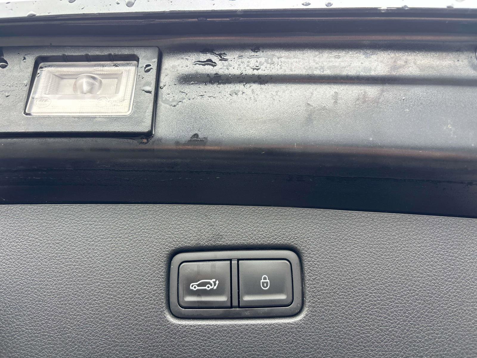 Used 2023 Genesis GV70 2.5T w/ Sport Prestige Package image 18