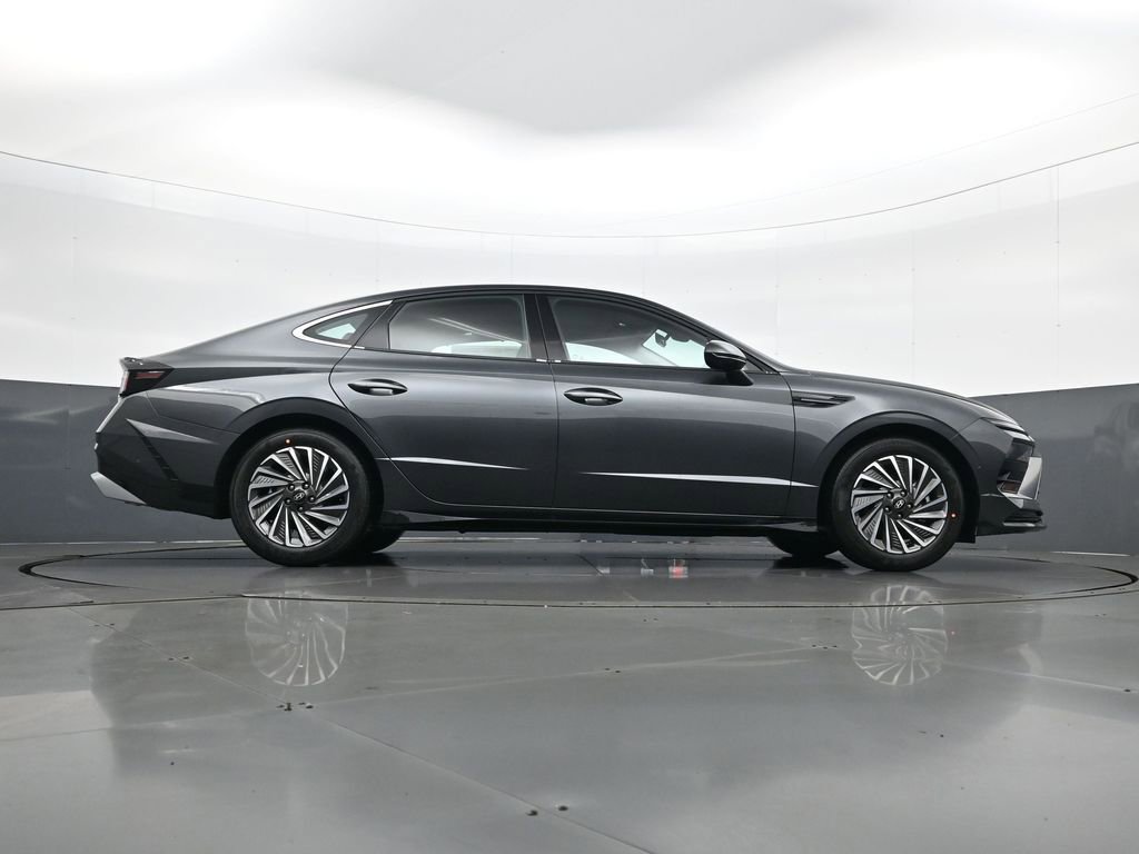 New 2026 Hyundai Sonata Limited FWD image 24