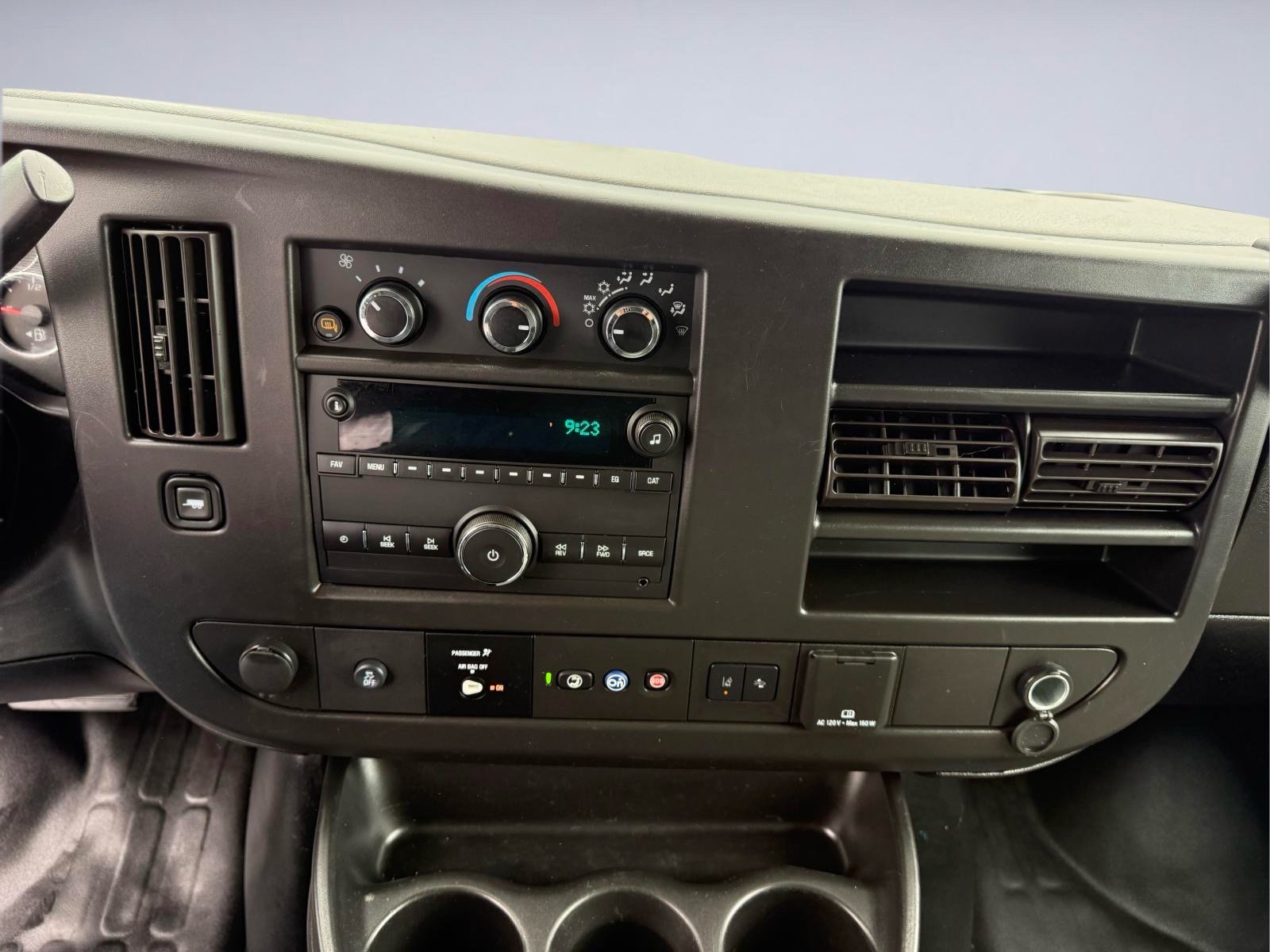 Used 2021 Chevrolet Express 3500 w/ Driver Convenience Package RWD image 24