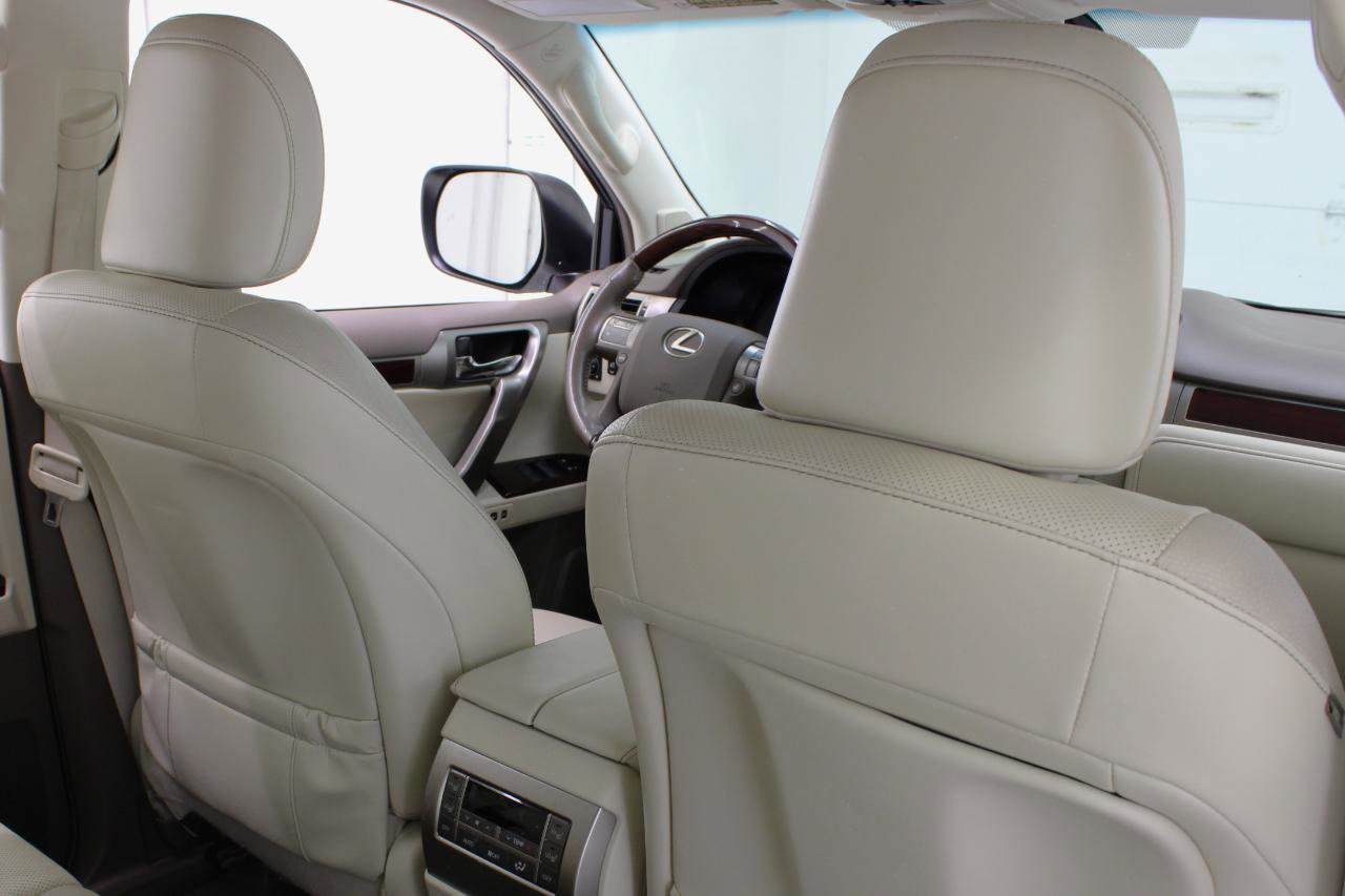Used 2014 Lexus GX 460 w/ Premium Package AWD/4WD image 44
