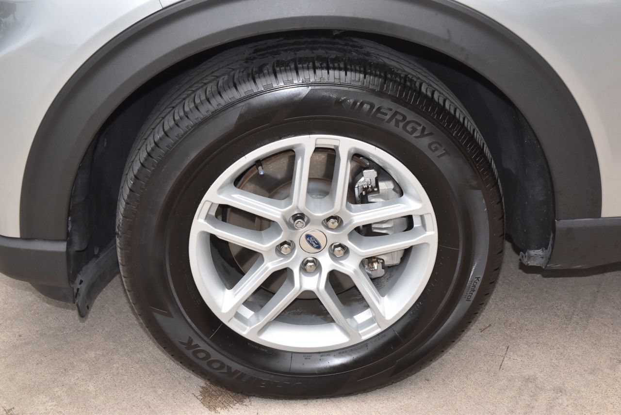 Certified 2025 Ford Explorer Active RWD image 37
