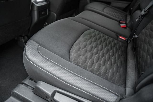 Used 2024 Nissan Pathfinder SV image 32