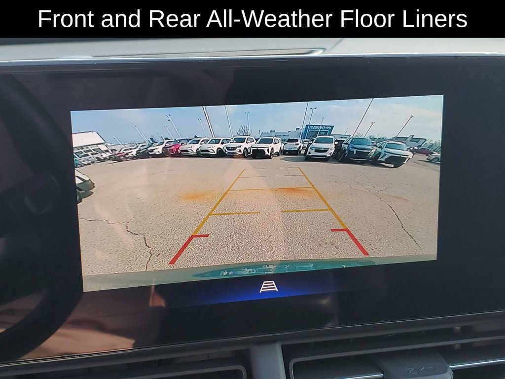 Used 2025 Chevrolet Trax LT w/ LT Convenience Package image 15