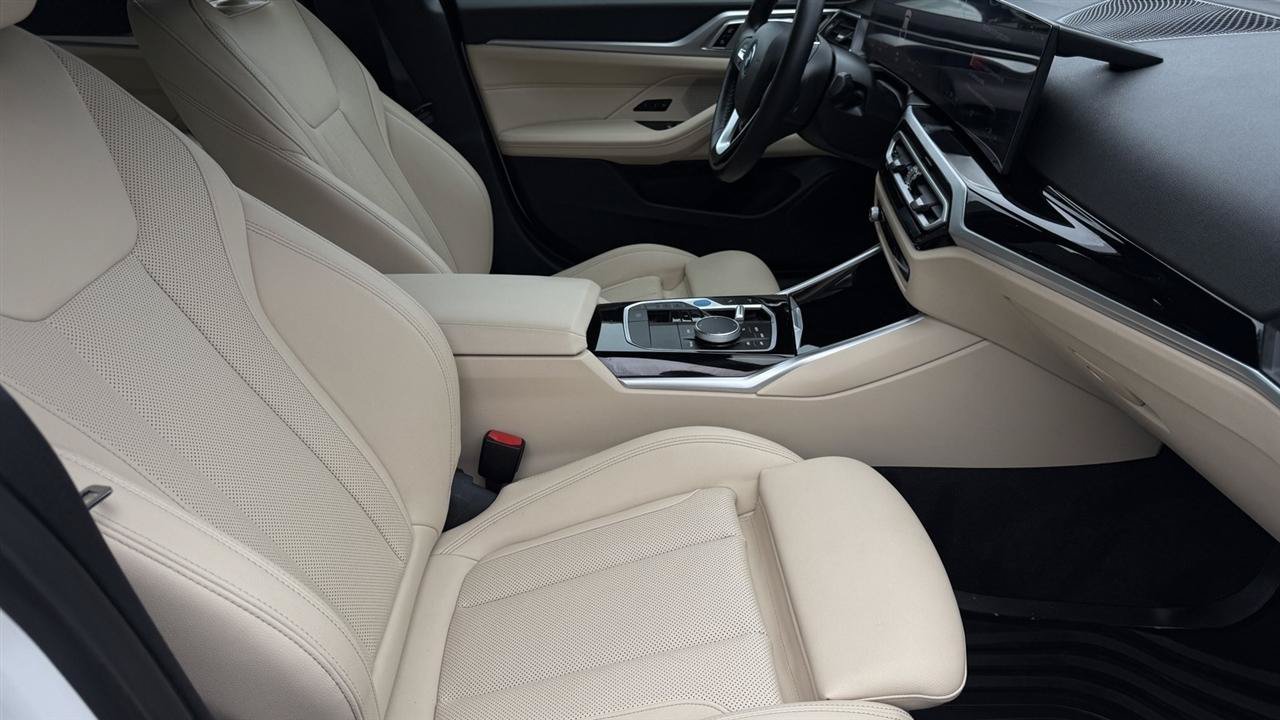 Used 2023 BMW i4 eDrive35 w/ Premium Package RWD image 41