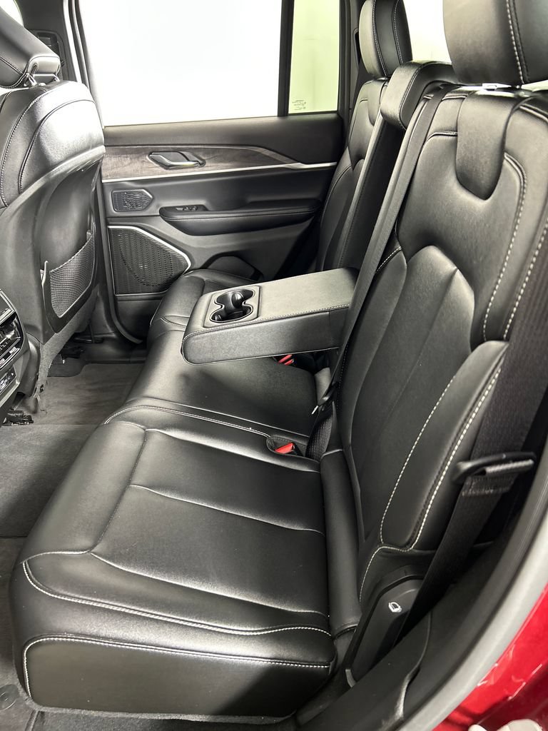 Used 2024 Jeep Grand Cherokee Limited 4xe AWD/4WD image 17