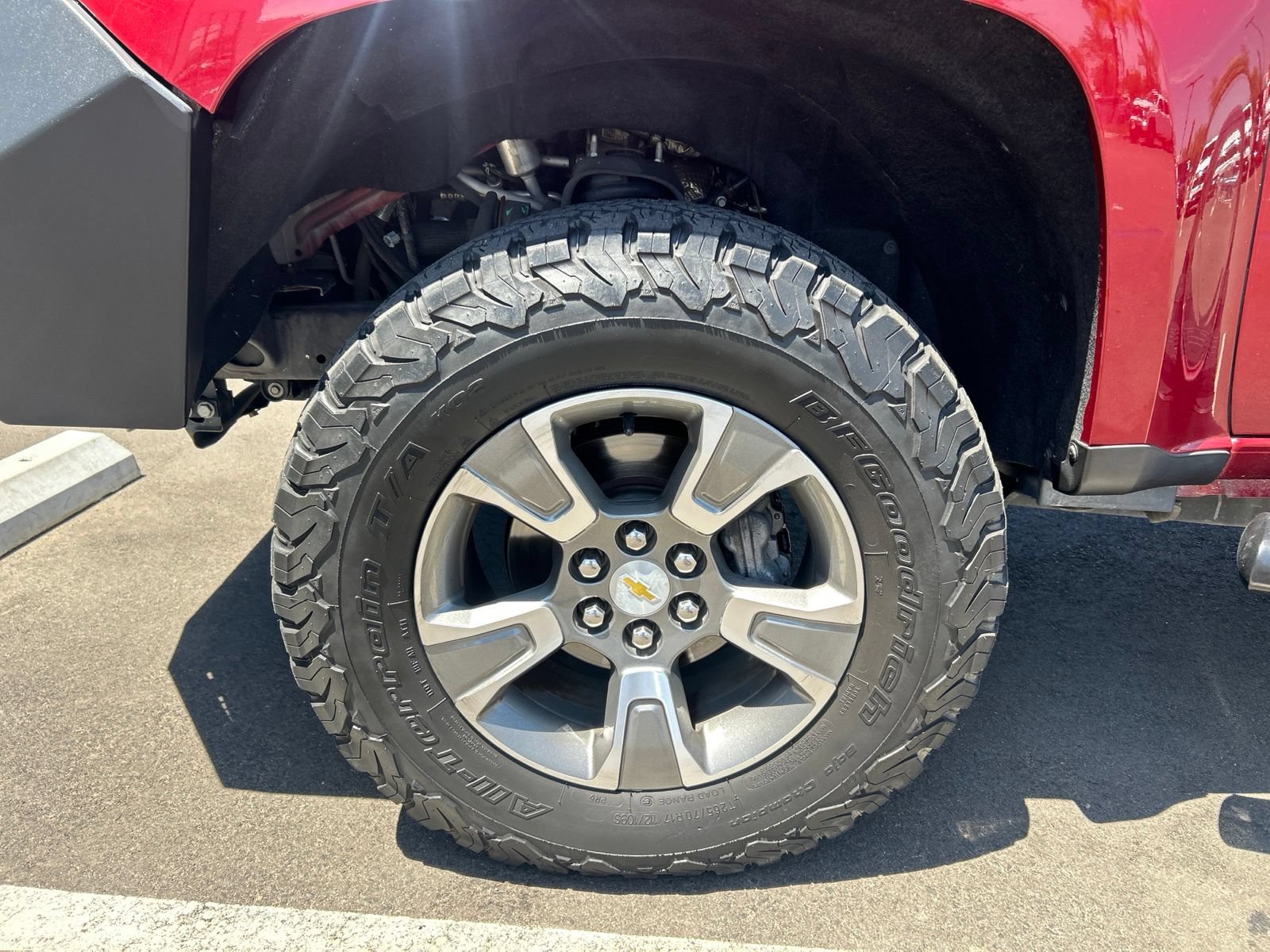 Used 2019 Chevrolet Colorado Z71 AWD/4WD image 3