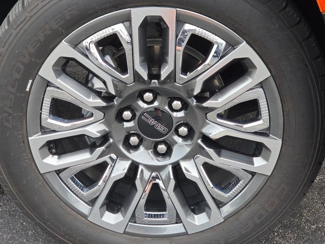 Used 2024 GMC Yukon Denali Ultimate AWD/4WD image 13