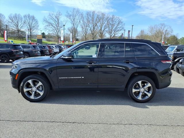 Used 2024 Jeep Grand Cherokee Limited image 8