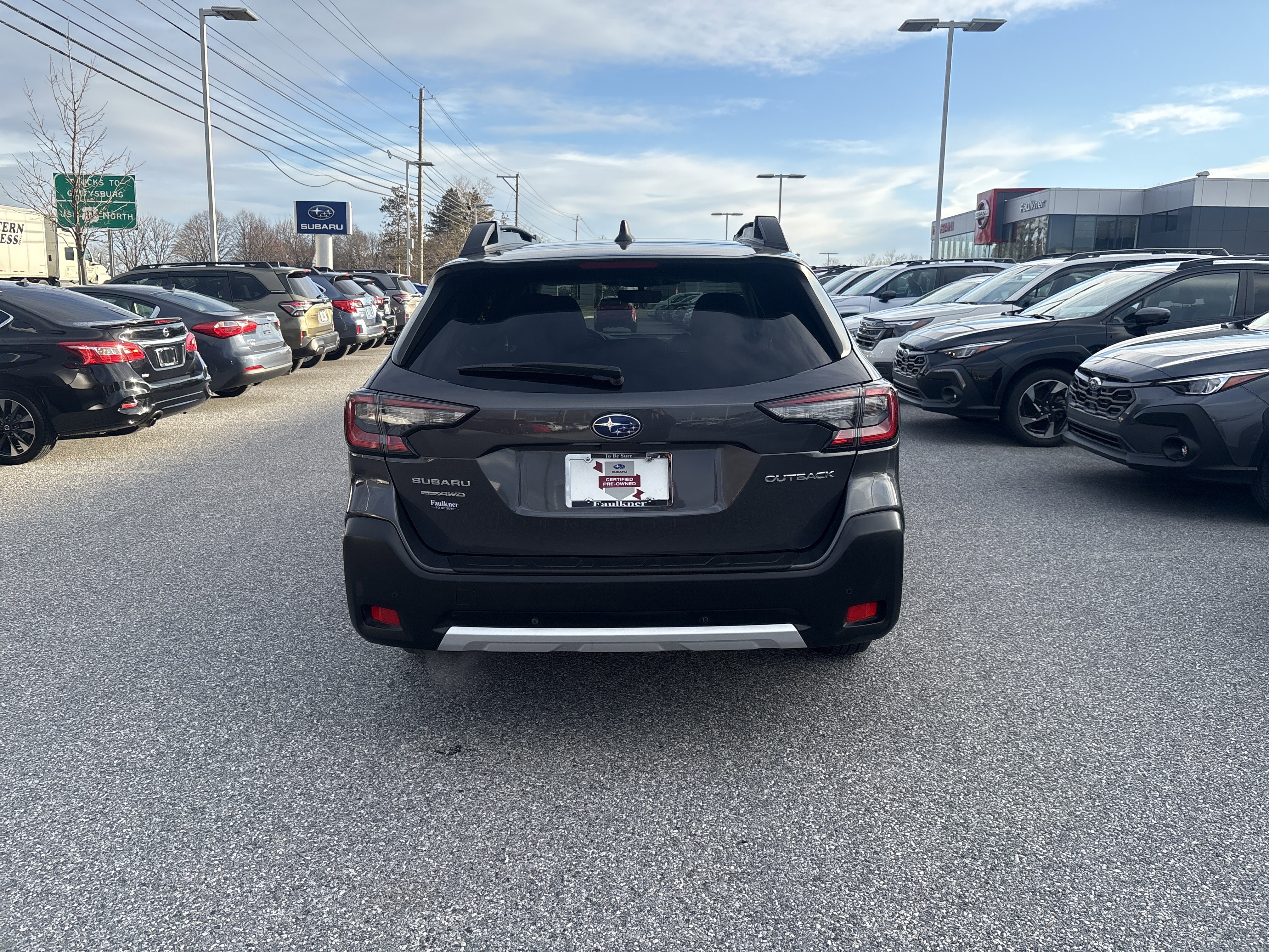 Used 2023 Subaru Outback Limited image 4