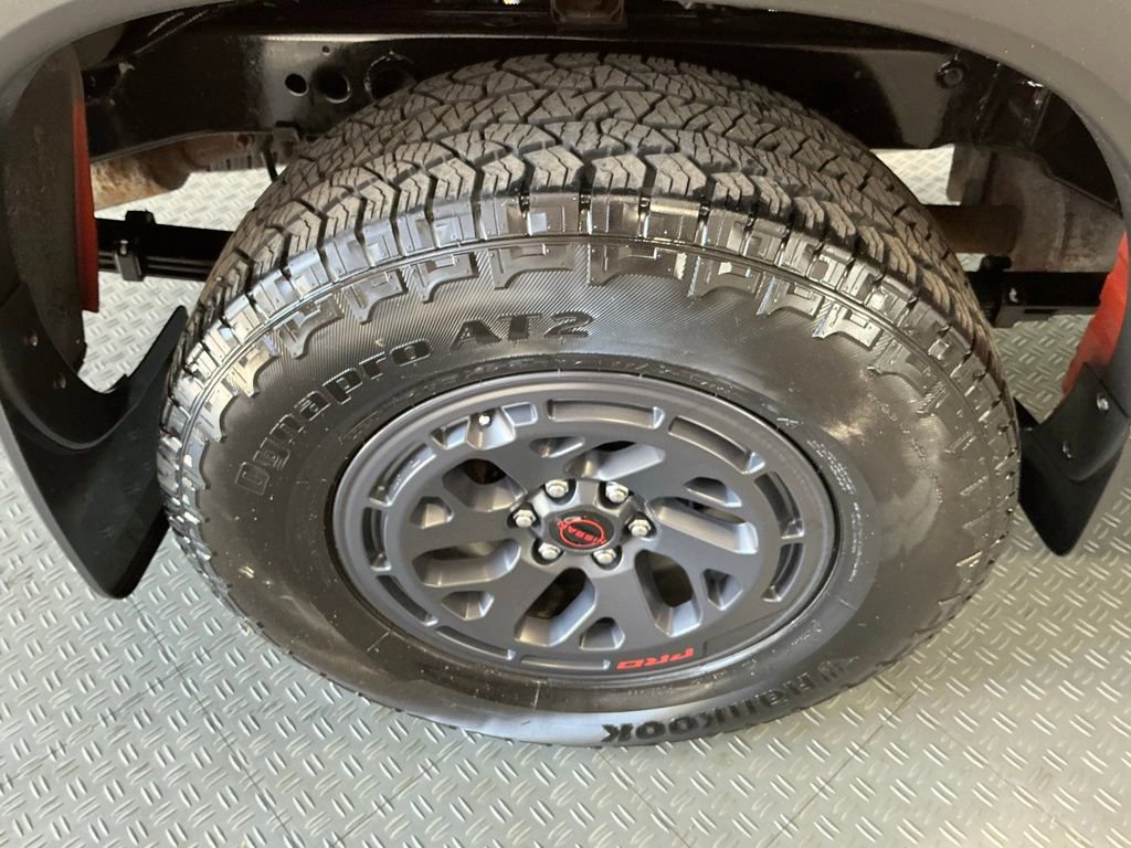 Used 2025 Nissan Frontier PRO-4X AWD/4WD image 41