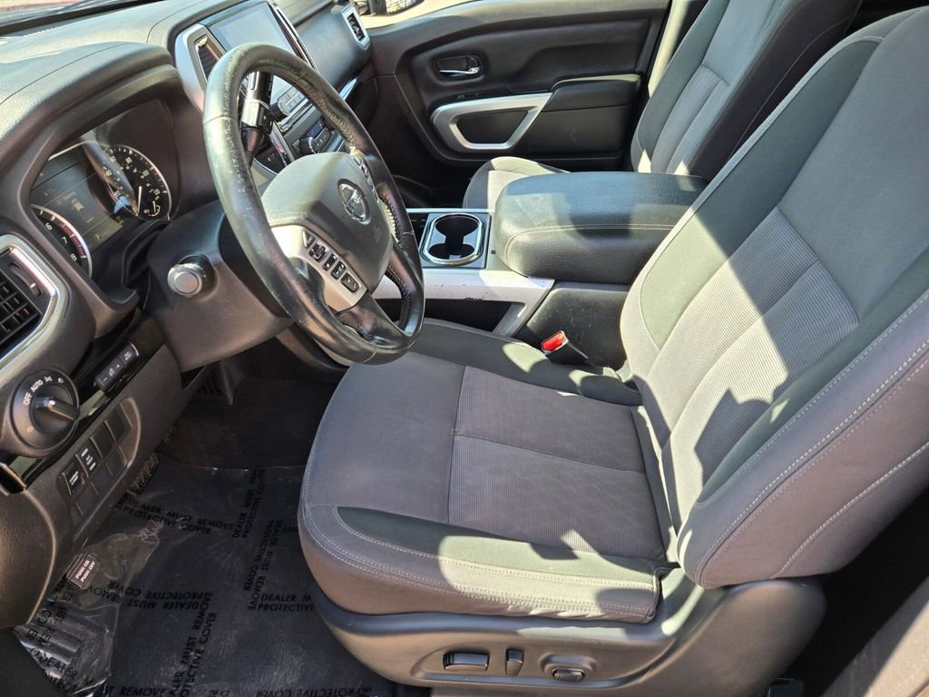 Used 2021 Nissan Titan SV w/ SV Convenience Package AWD/4WD image 10