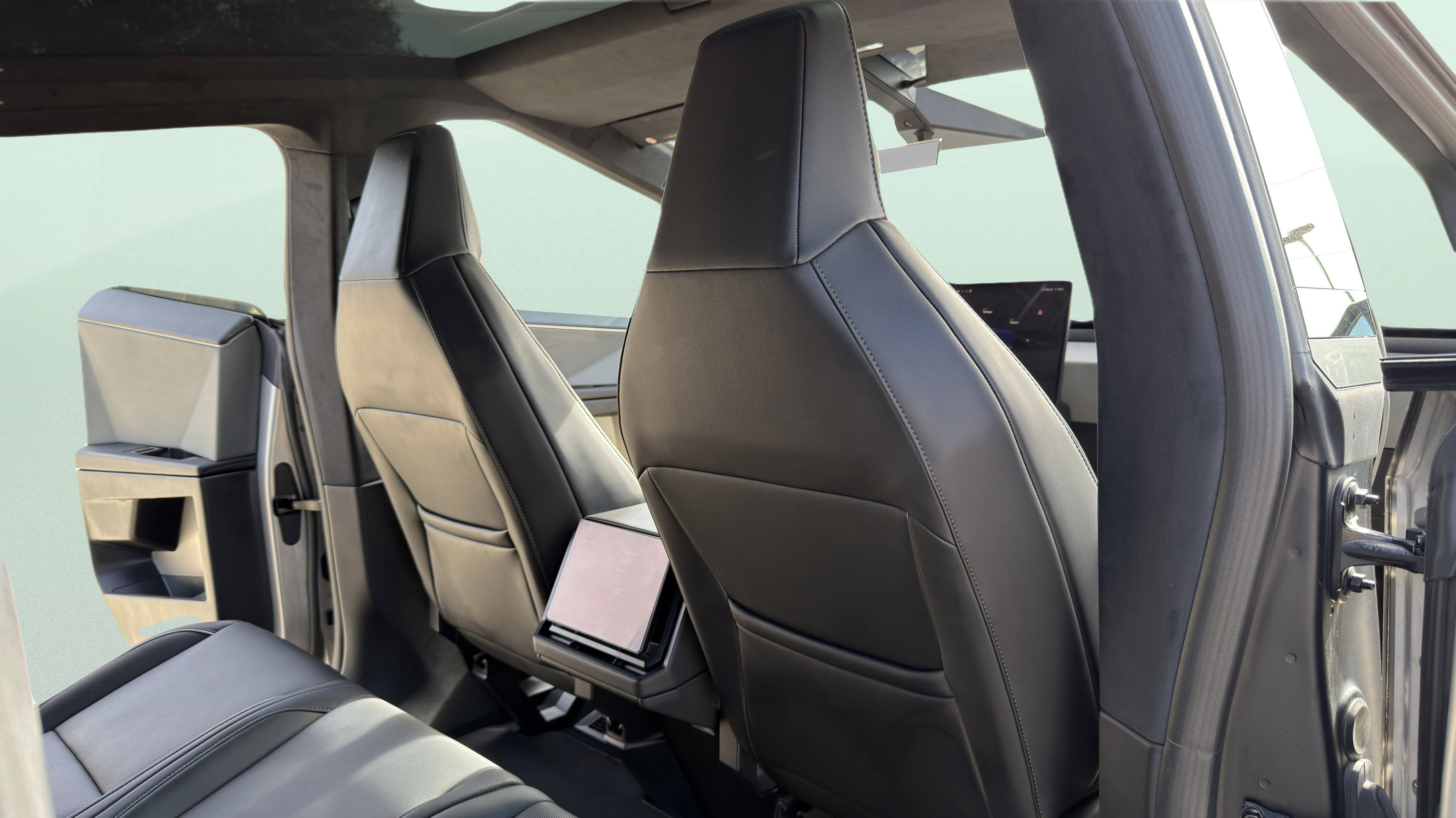 Used 2025 Tesla Cybertruck AWD Crew Cab image 55