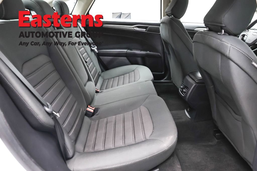 Used 2020 Ford Fusion SE FWD image 22