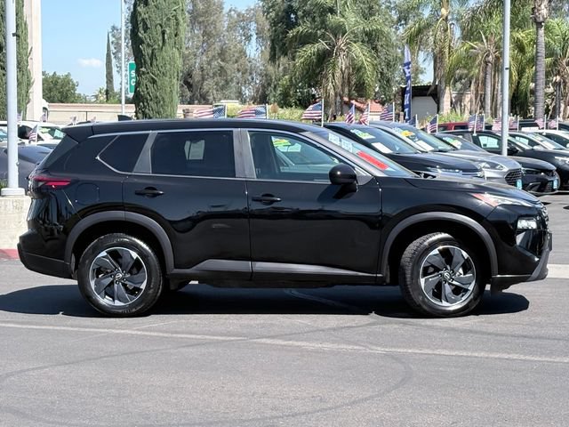 Used 2024 Nissan Rogue SV FWD image 4