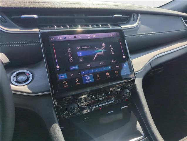 New 2025 Jeep Grand Cherokee Limited w/ Luxury Tech Group II RWD image 13