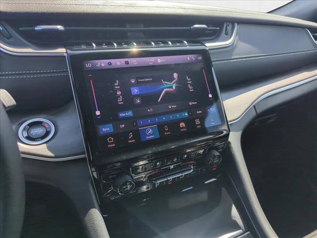 New 2025 Jeep Grand Cherokee Limited w/ Luxury Tech Group II RWD image 13