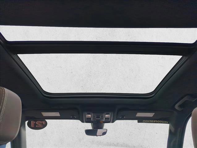 Used 2021 Chevrolet Tahoe High Country w/ Premium Package image 23