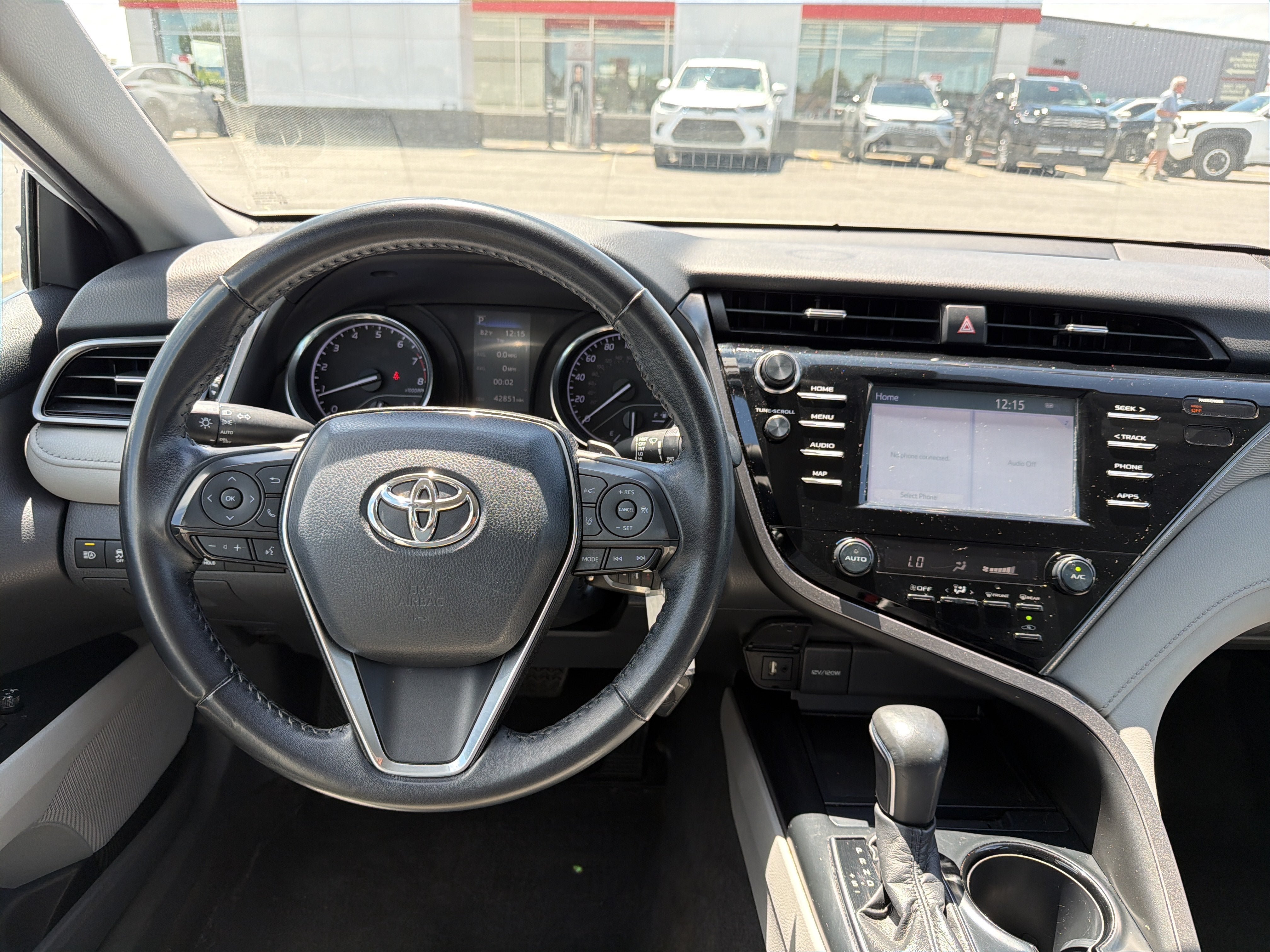 Used 2019 Toyota Camry SE FWD image 12