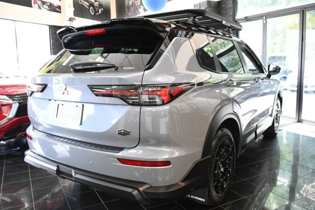 New 2026 Mitsubishi Outlander AWD image 13