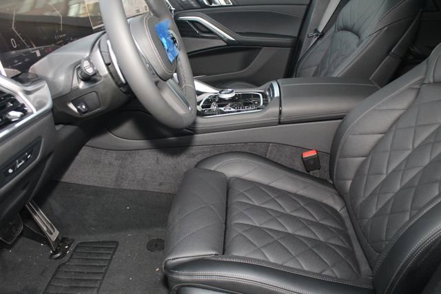 New 2026 BMW X6 xDrive40i w/ Executive Package image 19