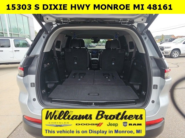 Used 2024 Jeep Grand Cherokee L Limited image 8