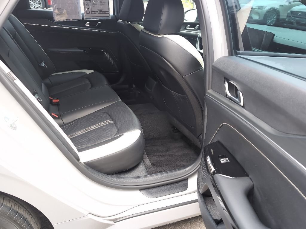 Used 2025 Kia K5 GT-Line w/ GT-Line Premium Package AWD/4WD image 6