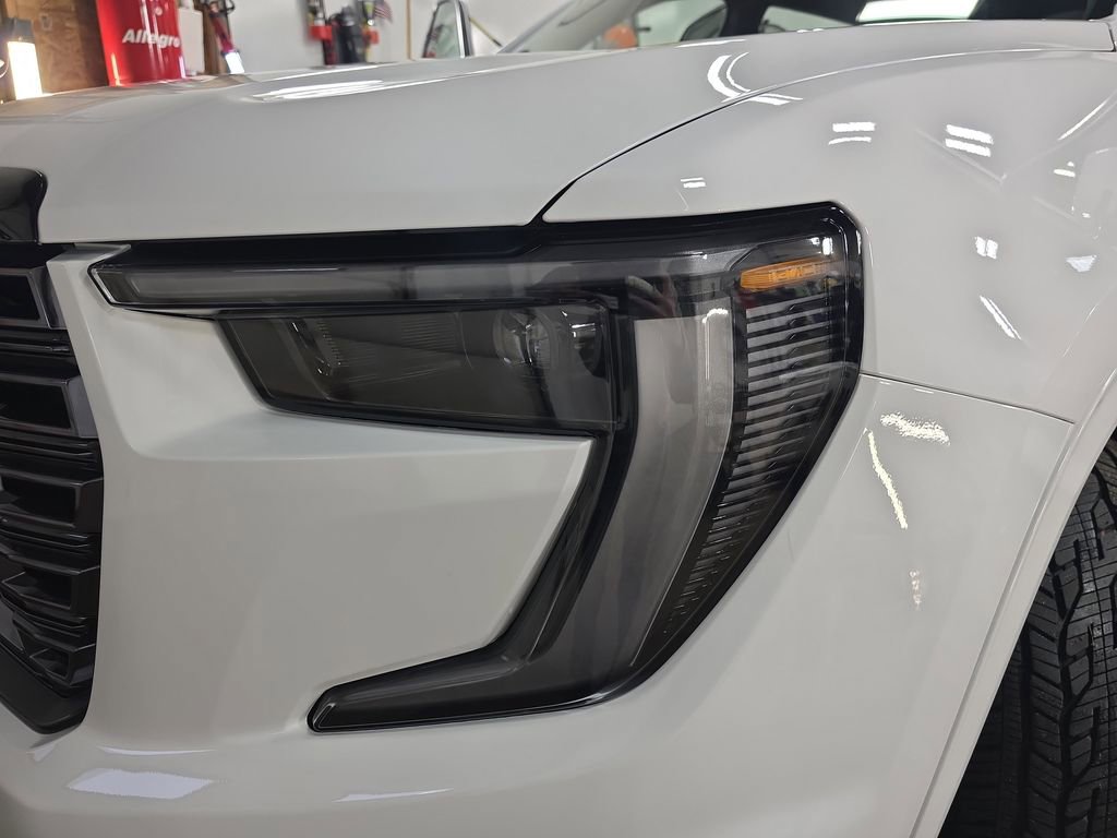 New 2026 GMC Acadia Denali Ultimate w/ LPO, Floor Liner Package image 36