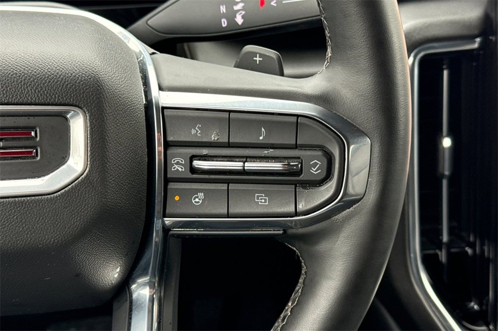 Used 2025 GMC Yukon Elevation image 35