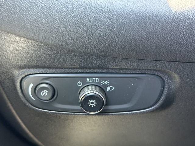Used 2023 Chevrolet Equinox LT FWD image 30
