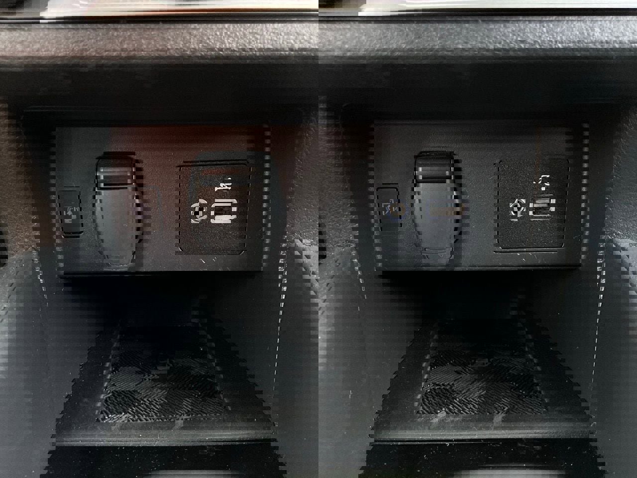 Used 2025 Nissan Versa SV image 23