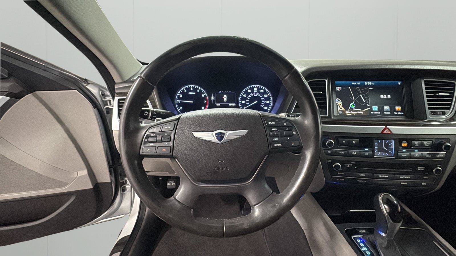 Used 2015 Hyundai Genesis 3.8 RWD image 22