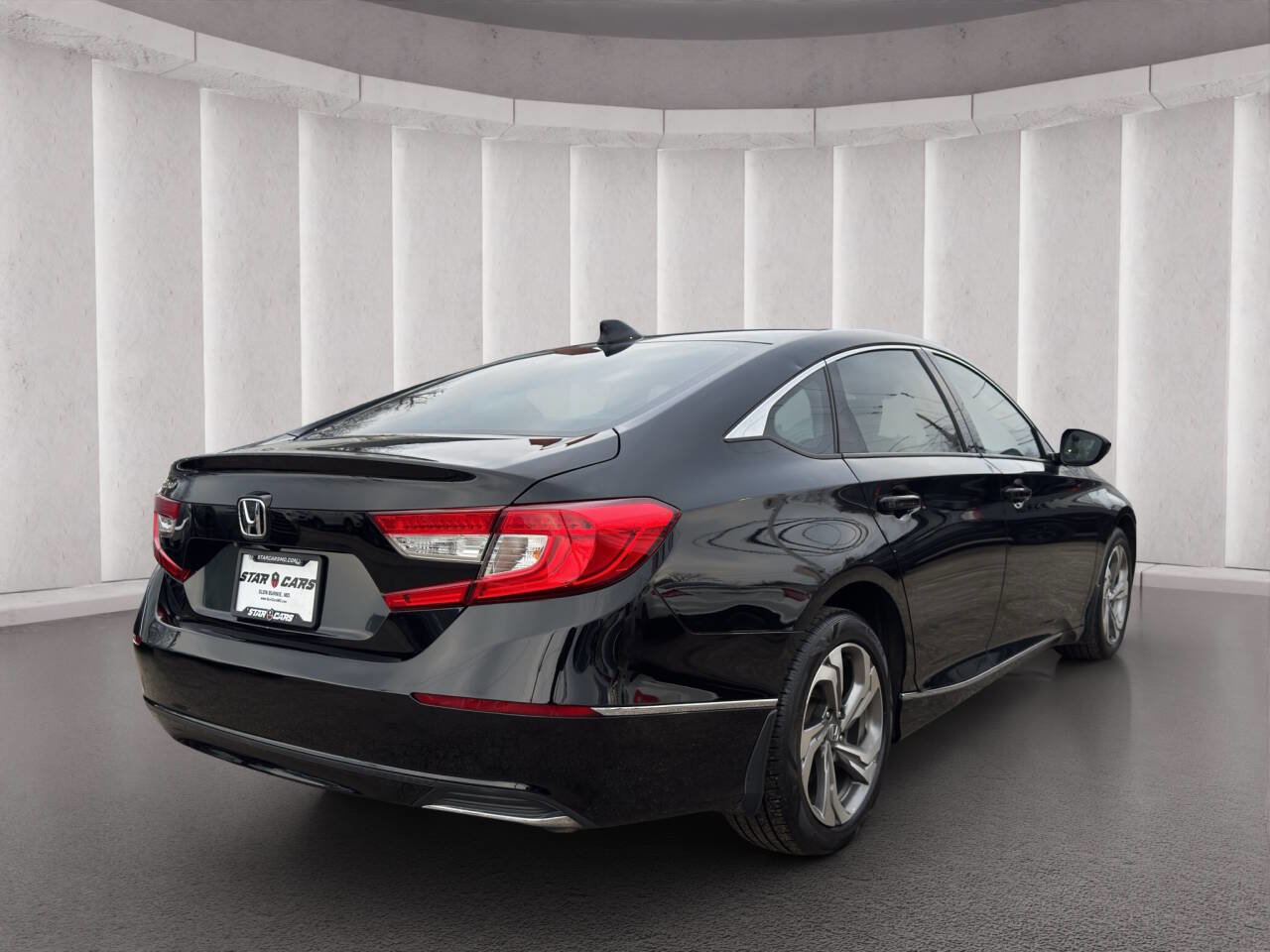 Used 2018 Honda Accord EX image 5