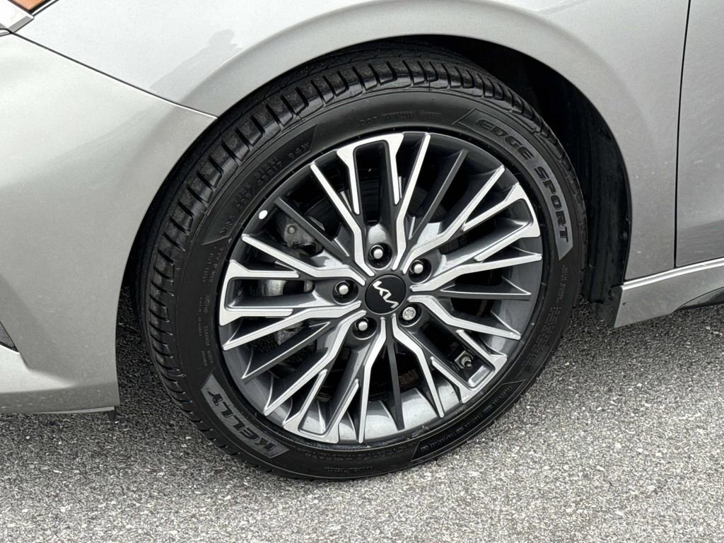 Used 2023 Kia Forte GT-Line w/ GT-Line Premium Package FWD image 29