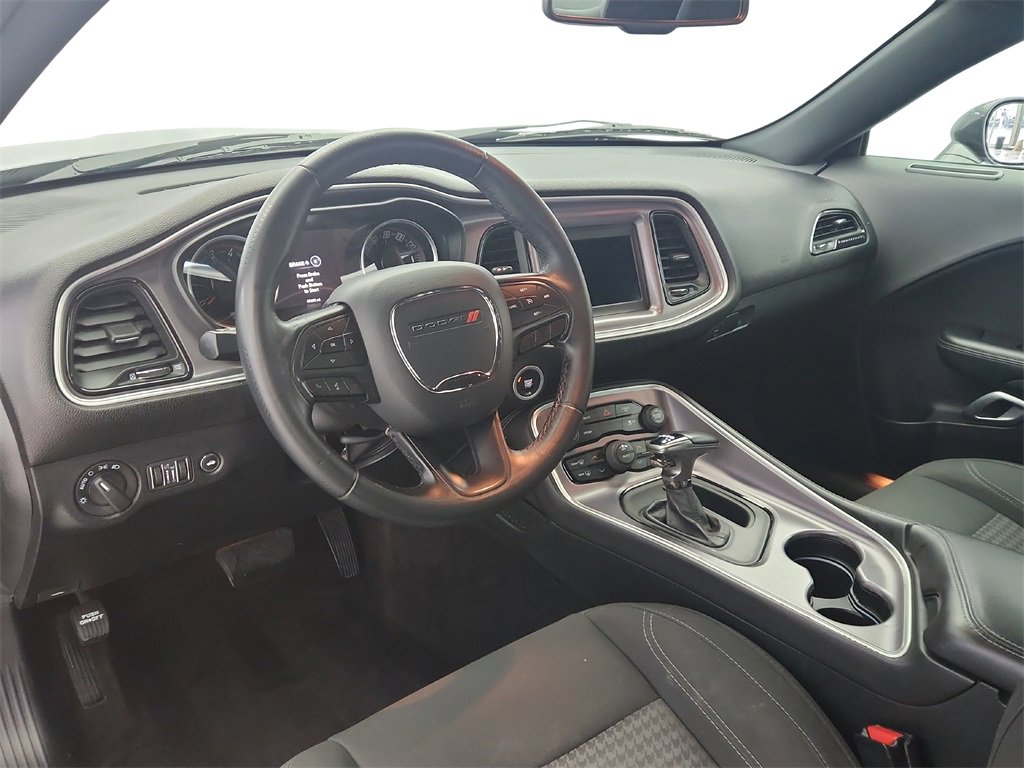 Used 2019 Dodge Challenger SXT image 10