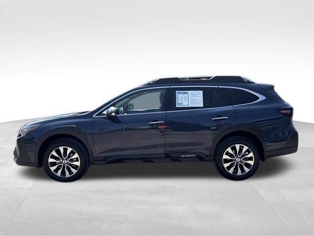 Used 2025 Subaru Outback Touring AWD/4WD image 4