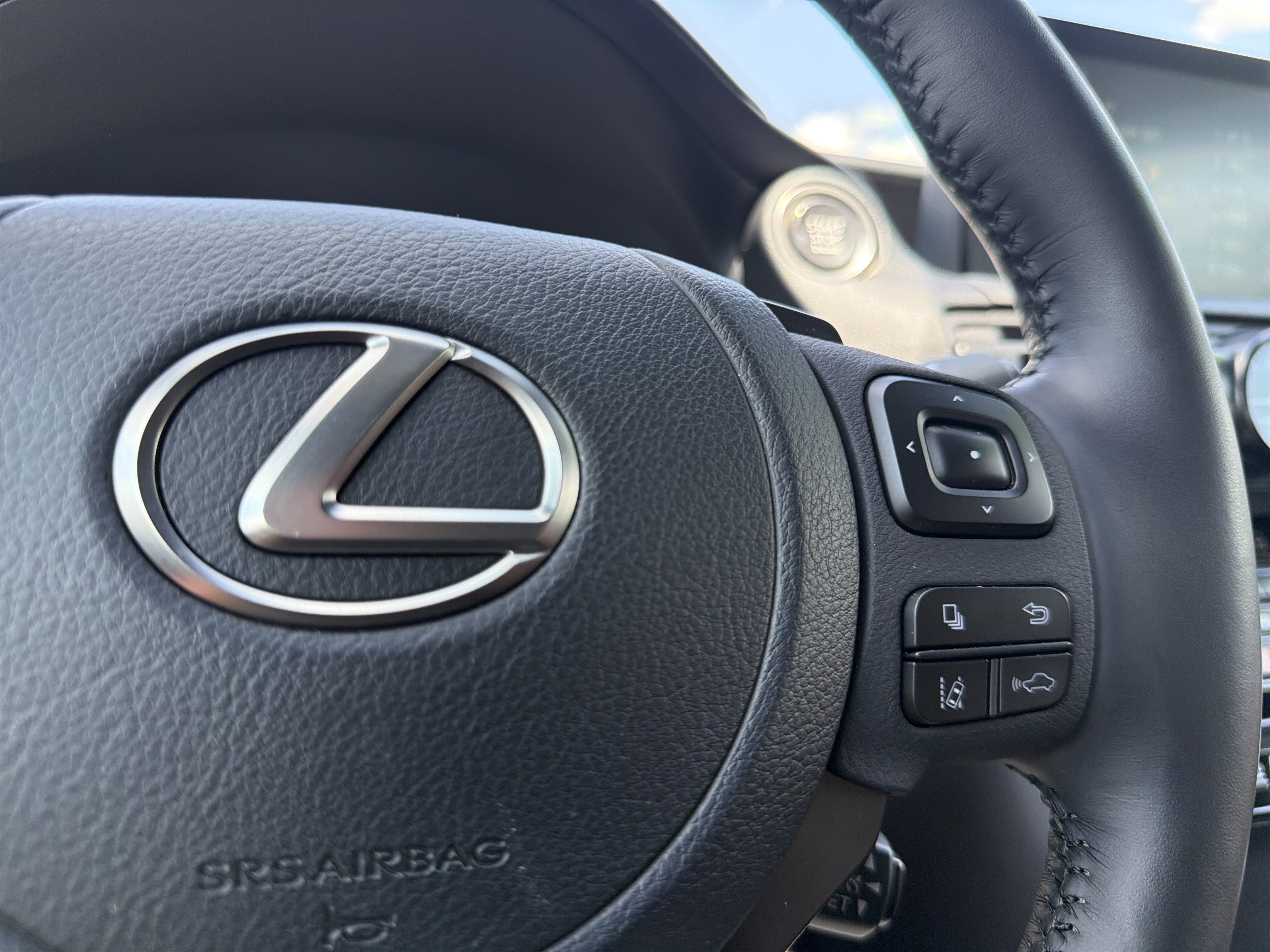Used 2024 Lexus IS 300 w/ Comfort Package RWD image 11