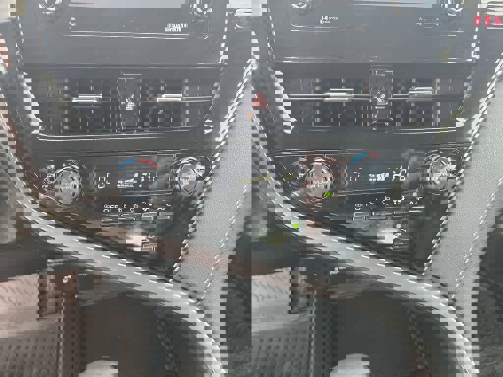 Used 2023 Toyota Camry SE image 14